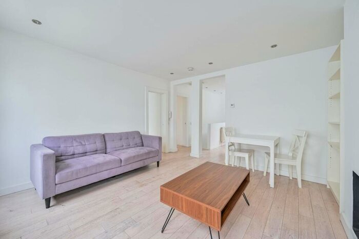 2 Bedroom Flat To Rent In Cavell Street, , Whitechapel, London, E1