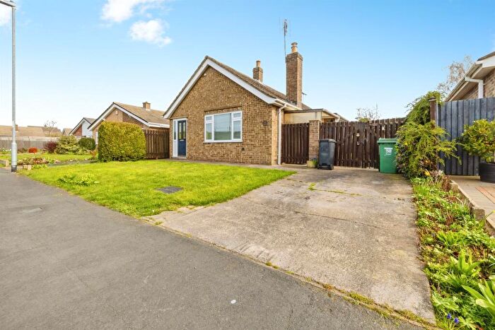 2 Bedroom Detached Bungalow For Sale In Oakfield, Saxilby, Lincoln, LN1