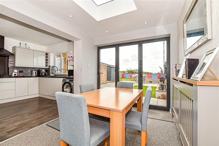 3 Bedroom Semi-Detached Bungalow For Sale In Merritt Road, Greatstone, New Romney, Kent, TN28