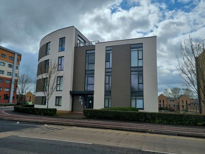 2 Bedroom Flat To Rent In Firepool View, Taunton, TA1