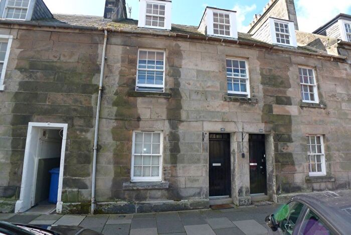 2 Bedroom Flat To Rent In North Street, St Andrews, KY16