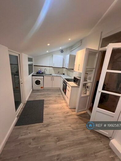 3 Bedroom Terraced House To Rent In Sidney Road, London, SE25
