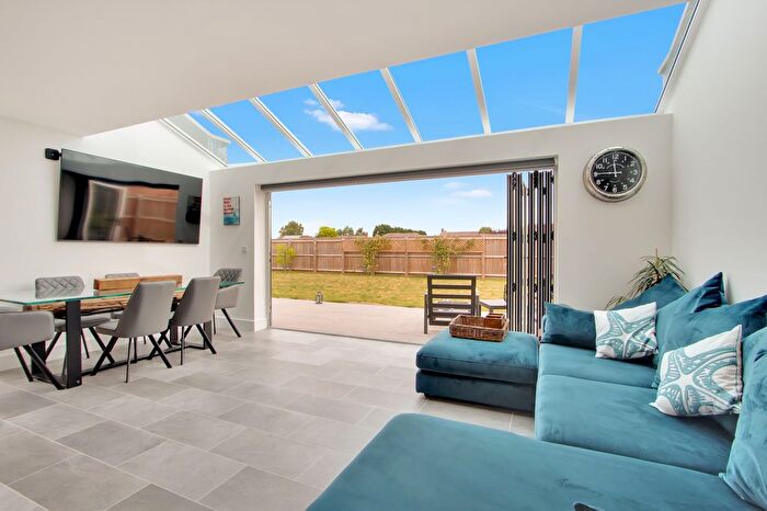 4 Bedroom Detached House For Sale In Poplar Fields Drive, Walton Highway, PE14