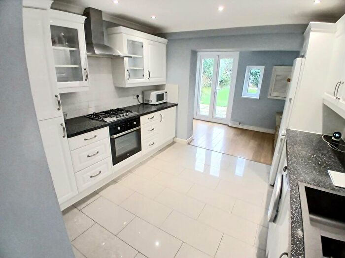 3 Bedroom House To Rent In Leaves Spring, Stevenage, SG2