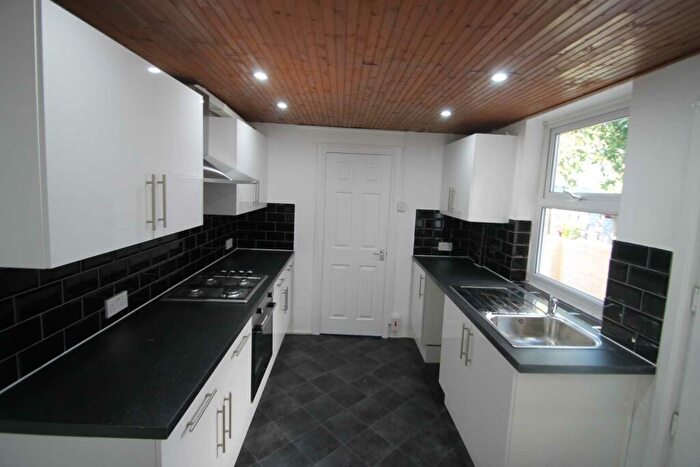 3 Bedroom House To Rent In Bedroom House - Curzon Street, RG30