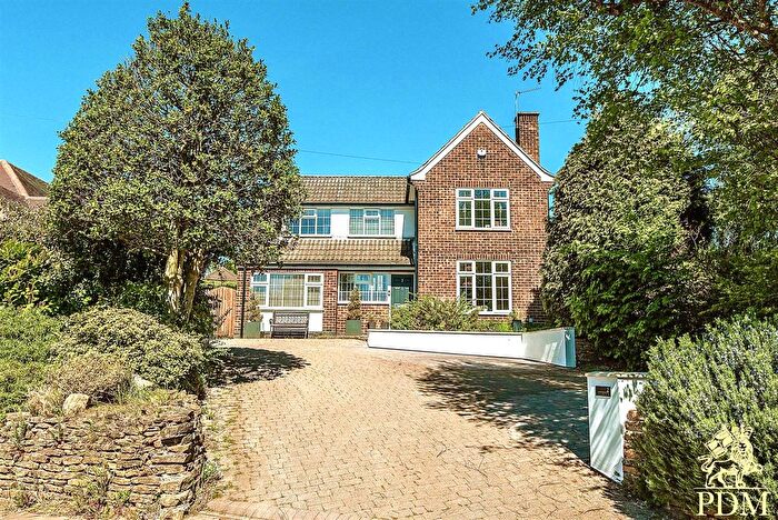 5 Bedroom Detached House For Sale In Arundel Drive, Bramcote, NG9