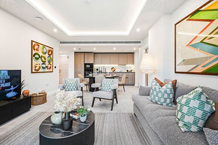 3 Bedroom Flat To Rent In Embassy Boulevard, Linear Place, SW11