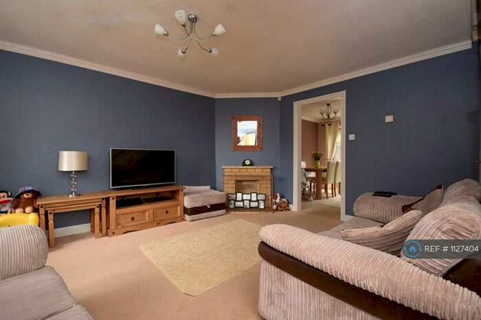 3 Bedroom Semi-Detached House To Rent In Lynch Court, Longwell Green, Bristol, BS30