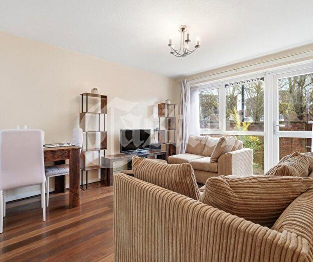 1 Bedroom Apartment For Sale In Morpeth Walk, Tottenham, N17