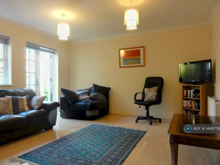 1 Bedroom Flat To Rent In Victoria Park, Manchester, M14