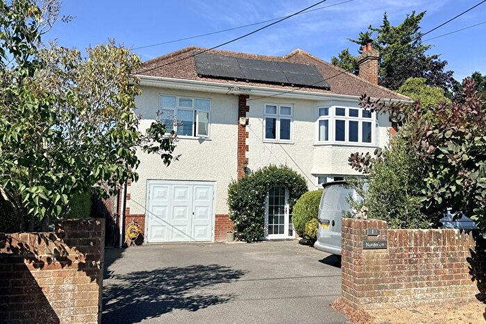 4 Bedroom Detached House For Sale In Christchurch Road, Kingston, BH24