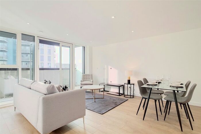 2 Bedroom Flat To Rent In Legacy Wharf, Stratford, E15