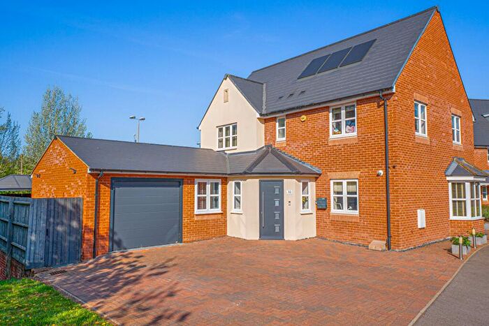 4 Bedroom Detached House For Sale In Ivernia Avenue, Brooklands, MK10