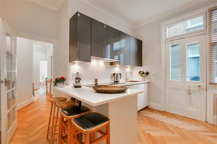 2 Bedroom Flat To Rent In Bishops Mansions, Bishops Park Road, Fulham, London, SW6