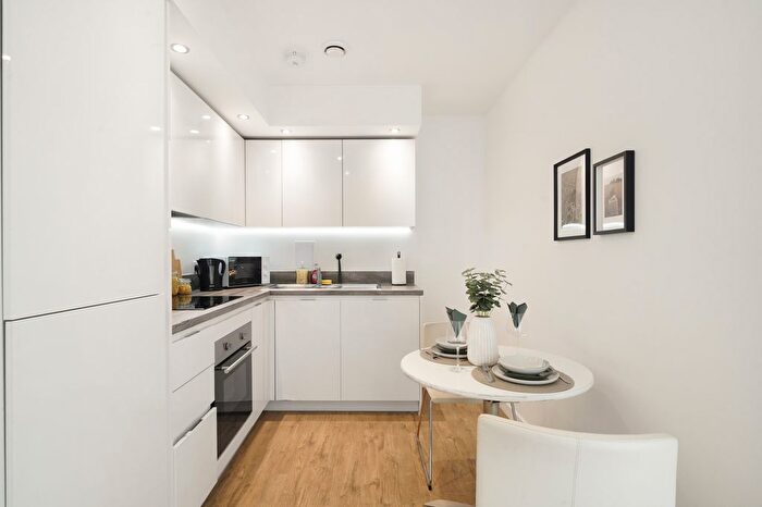 1 Bedroom Flat To Rent In Stirling Drive, London, LU2