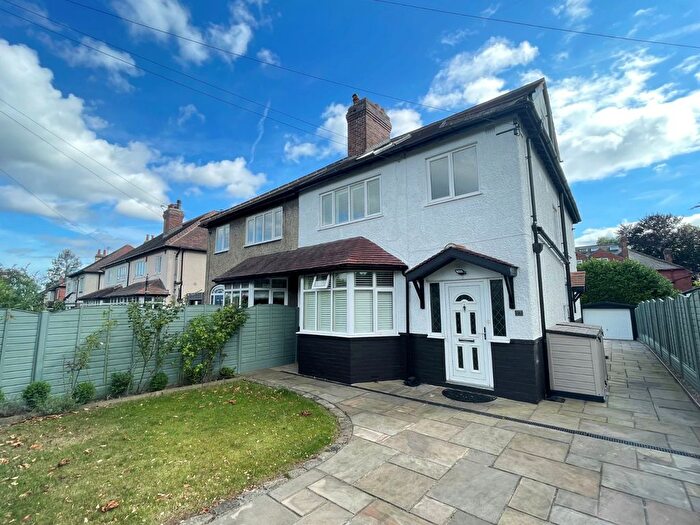 3 Bedroom Flat To Rent In Welburn Avenue, West Park, Leeds, LS16