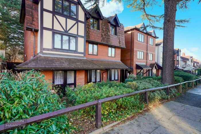 1 Bedroom Retirement Property For Sale In Hanbury Court, Northwick Park Road, Harrow, HA1