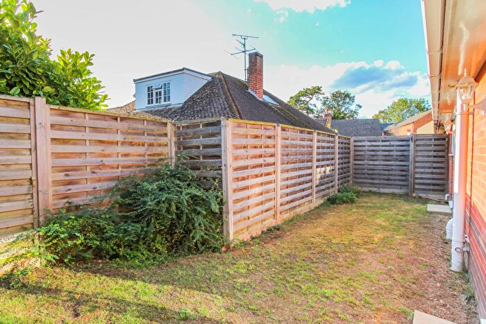 2 Bedroom Semi-Detached Bungalow For Sale In Rock Road, Finedon, NN9