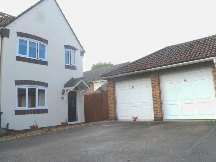 3 Bedroom End Of Terrace House To Rent In Yarbury Way, Locking Castle, Weston Super Mare, BS24