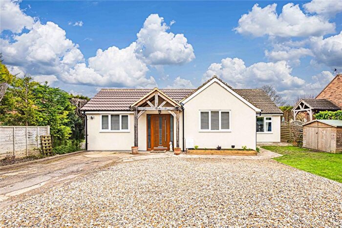 4 Bedroom Bungalow For Sale In Pebblemoor, Edlesborough, Buckinghamshire, LU6