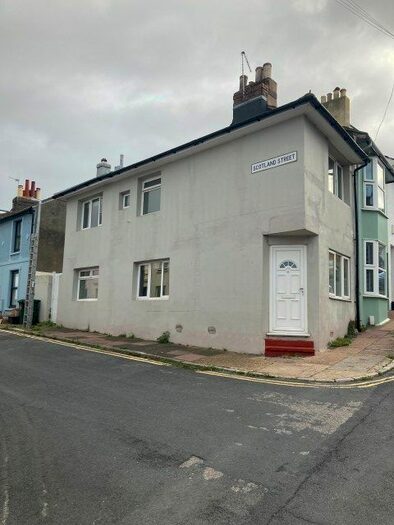 2 Bedroom End Of Terrace House To Rent In Albion Hill, Brighton, BN2