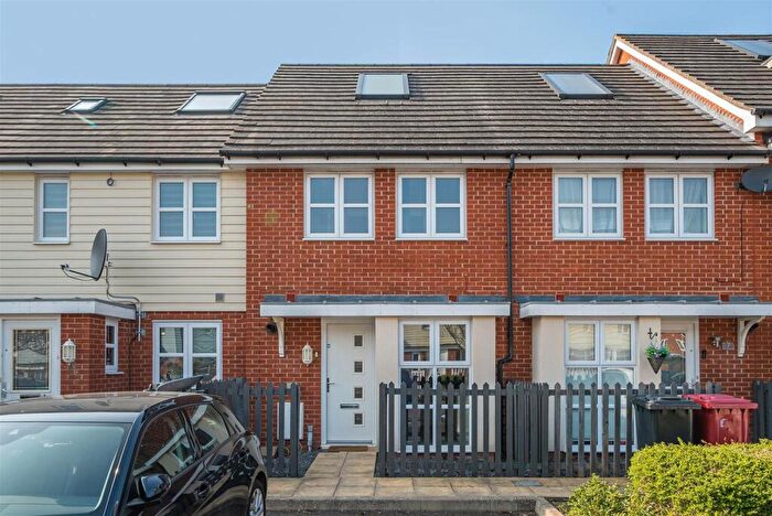2 Bedroom Terraced House For Sale In Bellefield, Cippenham Meadows, Slough, SL1