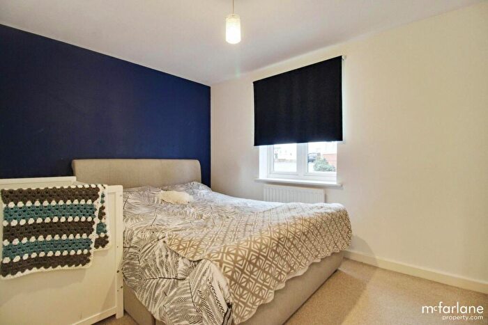 2 Bedroom Flat For Sale In Frankel Avenue, Swindon, SN25