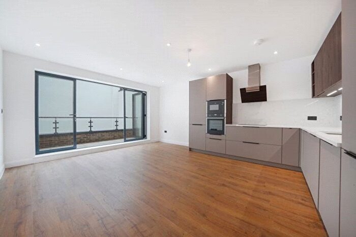 2 Bedroom Flat For Sale In Cranmer Avenue, London, Cranmer Avenue, London, W13