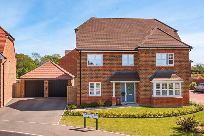 4 Bedroom Detached House For Sale In Sweeters Field Road, Alfold, GU6