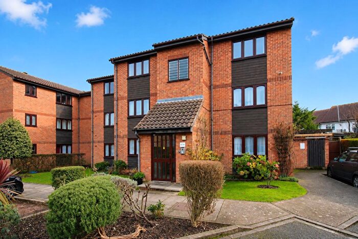 1 Bedroom Flat For Sale In Harewood Terrace, Norwood Green, UB2