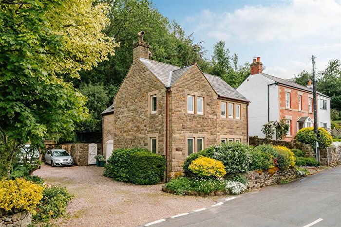 3 Bedroom Detached House For Sale In Starkholmes Road, Matlock, DE4