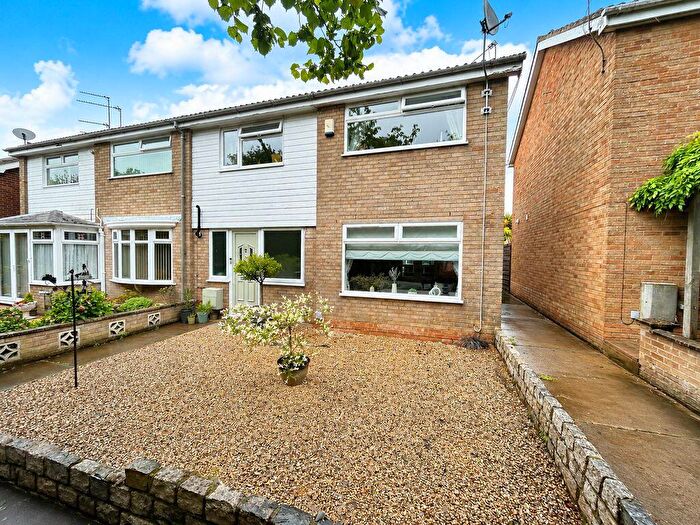 4 Bedroom Semi Detached House For Sale In Alder Close, Bradwell, NR31