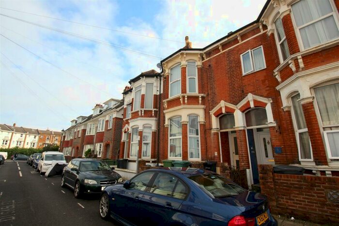 1 Bedroom Flat To Rent In Beach Road, Southsea, PO5