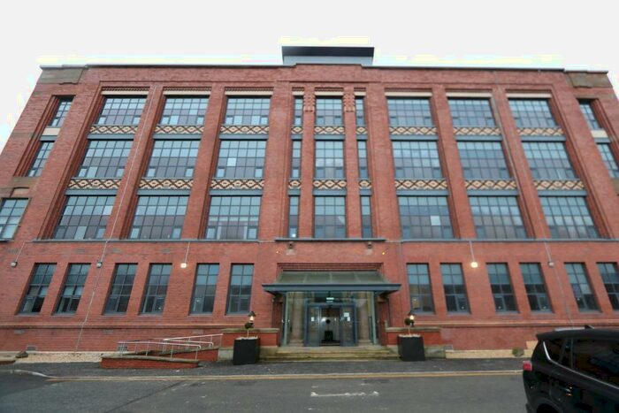 2 Bedroom Flat To Rent In Inverlair Avenue, Glasgow, G43