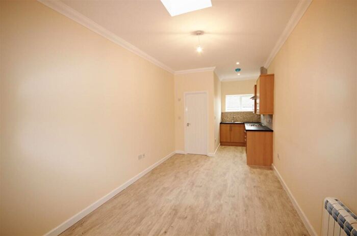 2 Bedroom Flat To Rent In London Road, Teynham, Sittingbourne, Kent, ME9