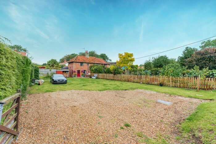 2 Bedroom Semi-Detached House For Sale In The Street, Colton, Norwich, NR9