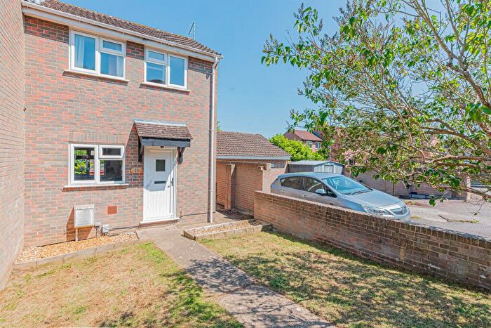1 Bedroom End Of Terrace House To Rent In Swallow Way, Woosehill, Wokingham, RG41