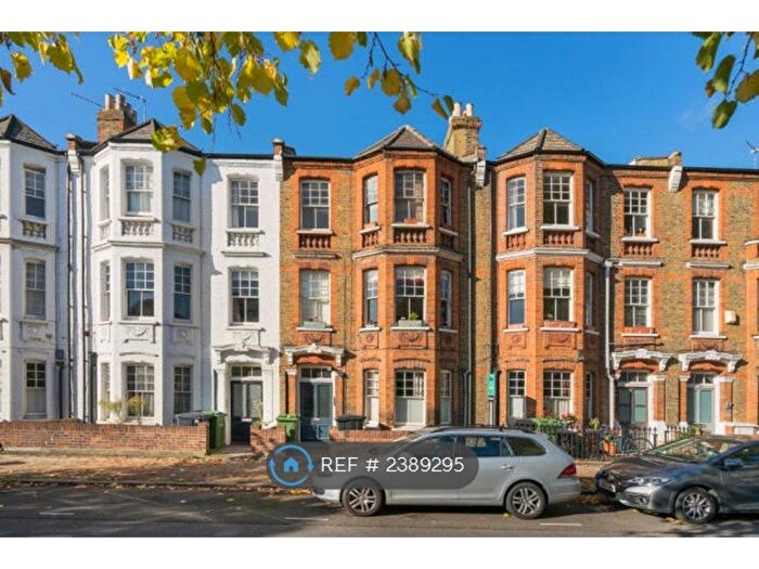 2 Bedroom Flat To Rent In Hackford Road, London, SW9
