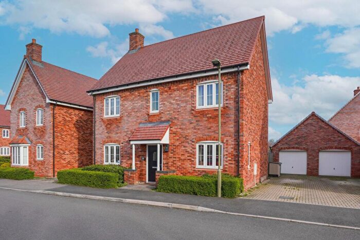 4 Bedroom Detached House For Sale In Miller Place, Steventon, OX13