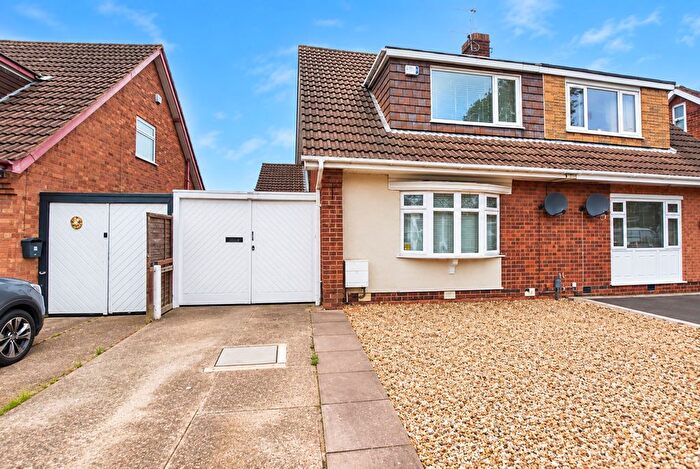 3 Bedroom Semi-Detached House For Sale In Cornwall Road, Wigston, Leicester, LE18