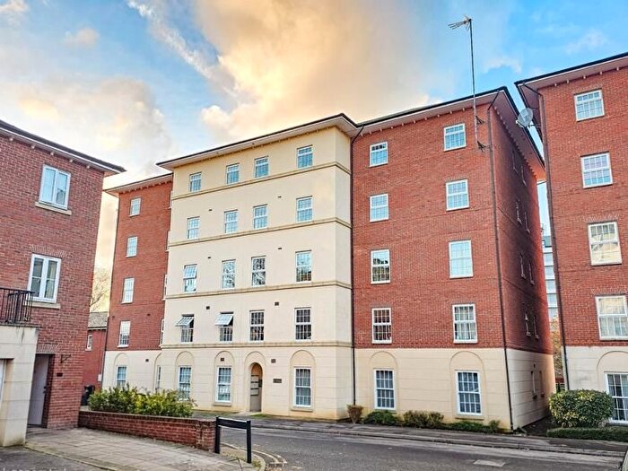 2 Bedroom Flat To Rent In Alexandra House, Pillowell Drive, GL1