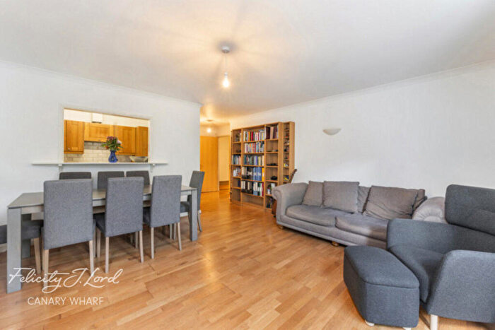 2 Bedroom Flat For Sale In Millennium Drive, London, E14