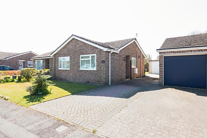 2 Bedroom Semi-Detached Bungalow To Rent In Blenheim Drive, Launton, Bicester, OX26