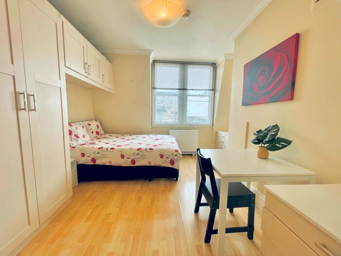1 Bedroom Flat To Rent In White Horse Street, London, W1J