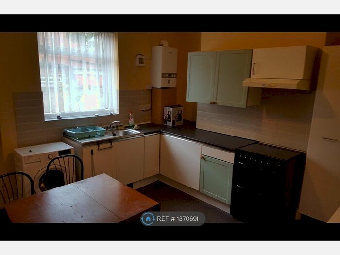 2 Bedroom Terraced House To Rent In Cleveland Avenue, Manchester, M19