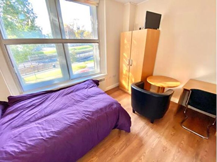 1 Bedroom Apartment To Rent In Highfields Road, Huddersfield, HD1