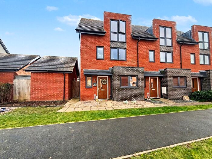 3 Bedroom End Terrace House For Sale In Rievaulx Way, Daventry, NN11