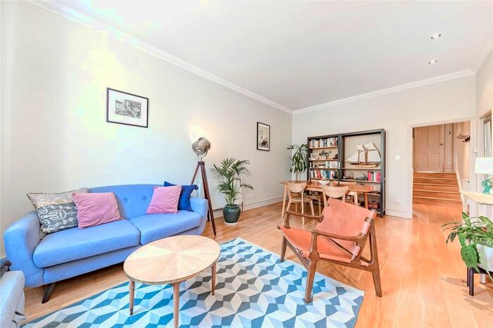 2 Bedroom Flat To Rent In St. Georges Square, Pimlico, SW1V