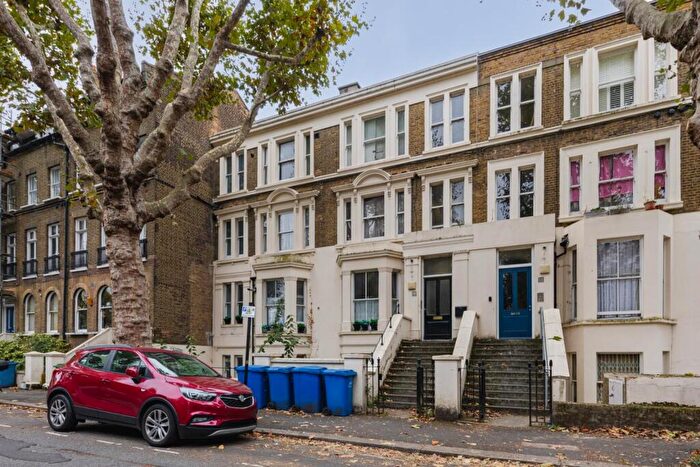 3 Bedroom Flat For Sale In Brunswick Park, London, SE5