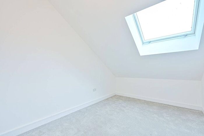 2 Bedroom Flat For Sale In Coronation House, Shere, Gomshall, GU5
